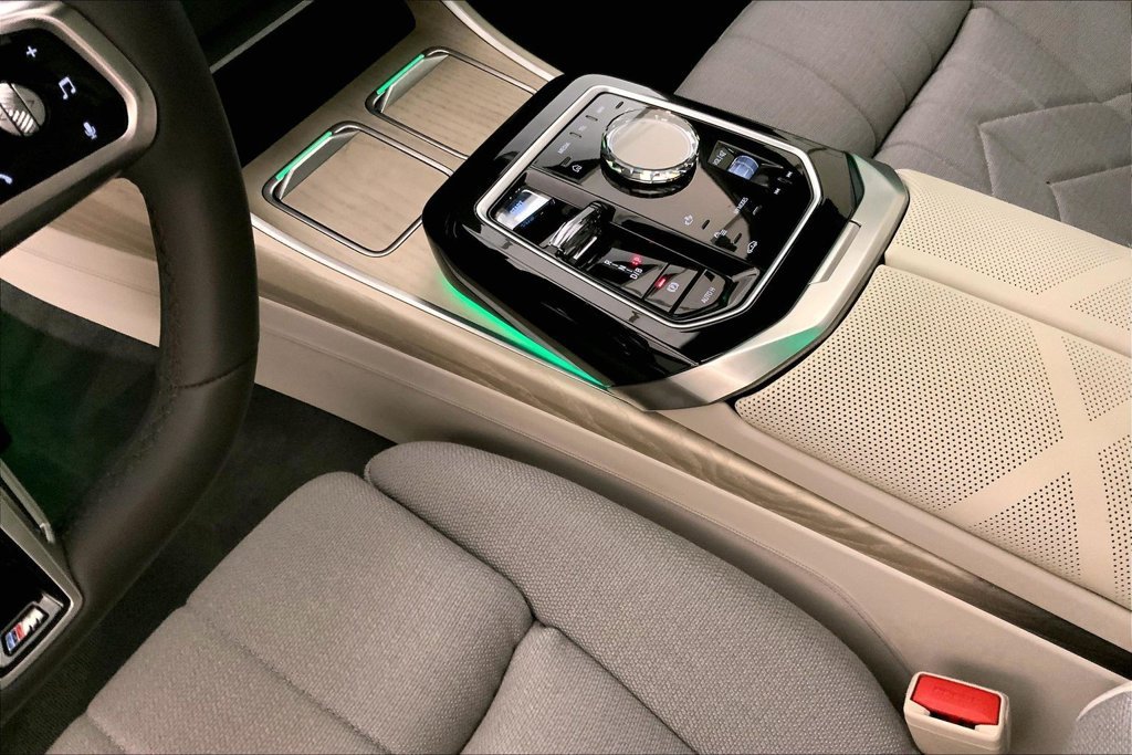 Certified Used 2023 Mineral White Metallic BMW  image 21
