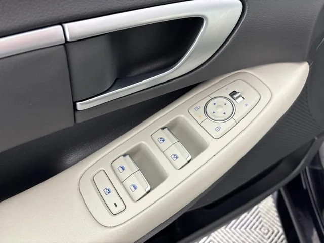 Used 2024 Blue Hyundai SEL image 24