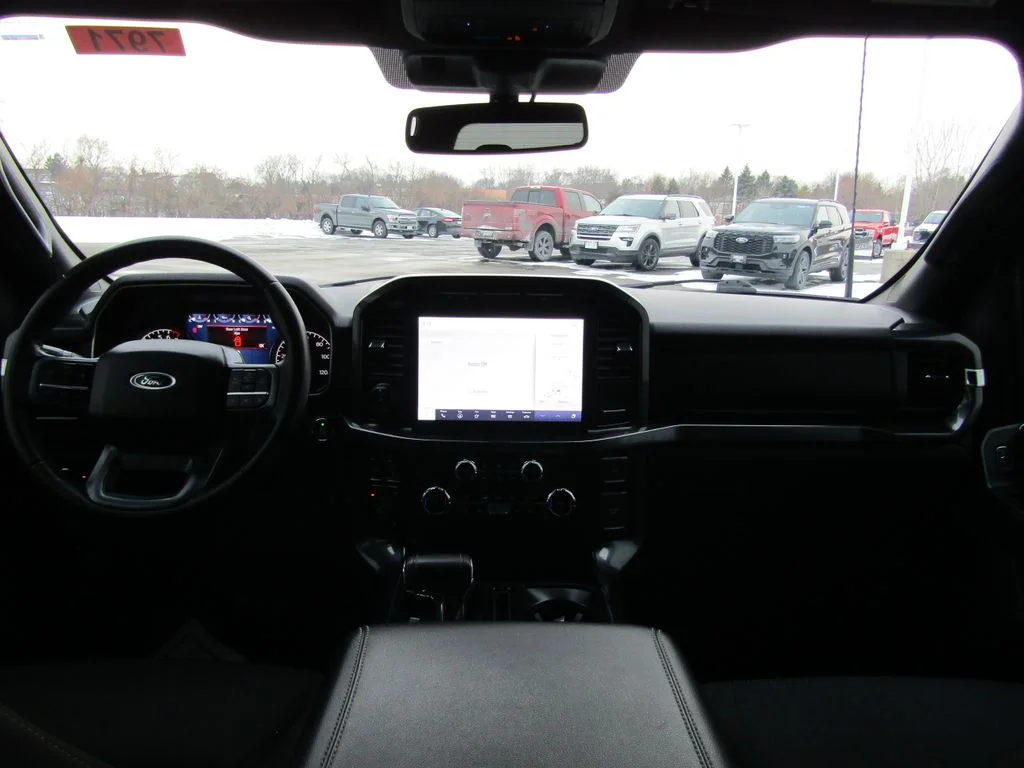 Used 2023 Oxford White Ford XLT image 18