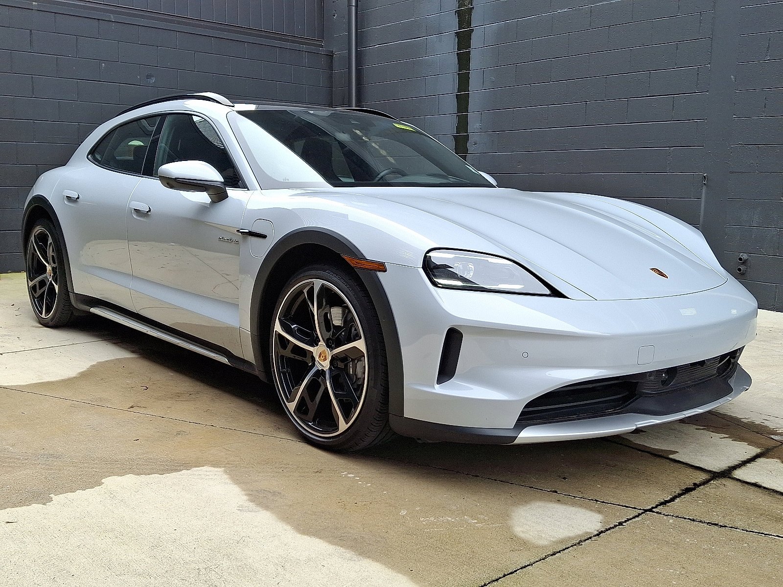 2025 Porsche Taycan Base - Photo 9