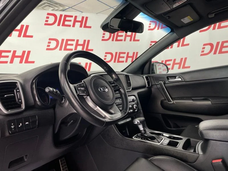 Used 2021 Red Kia S image 18