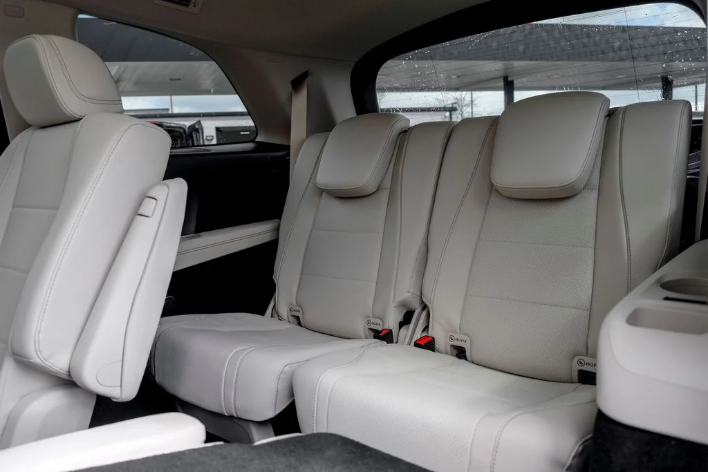 New 2026 Selenite Grey Metallic Mercedes-Benz GLS 450 image 19