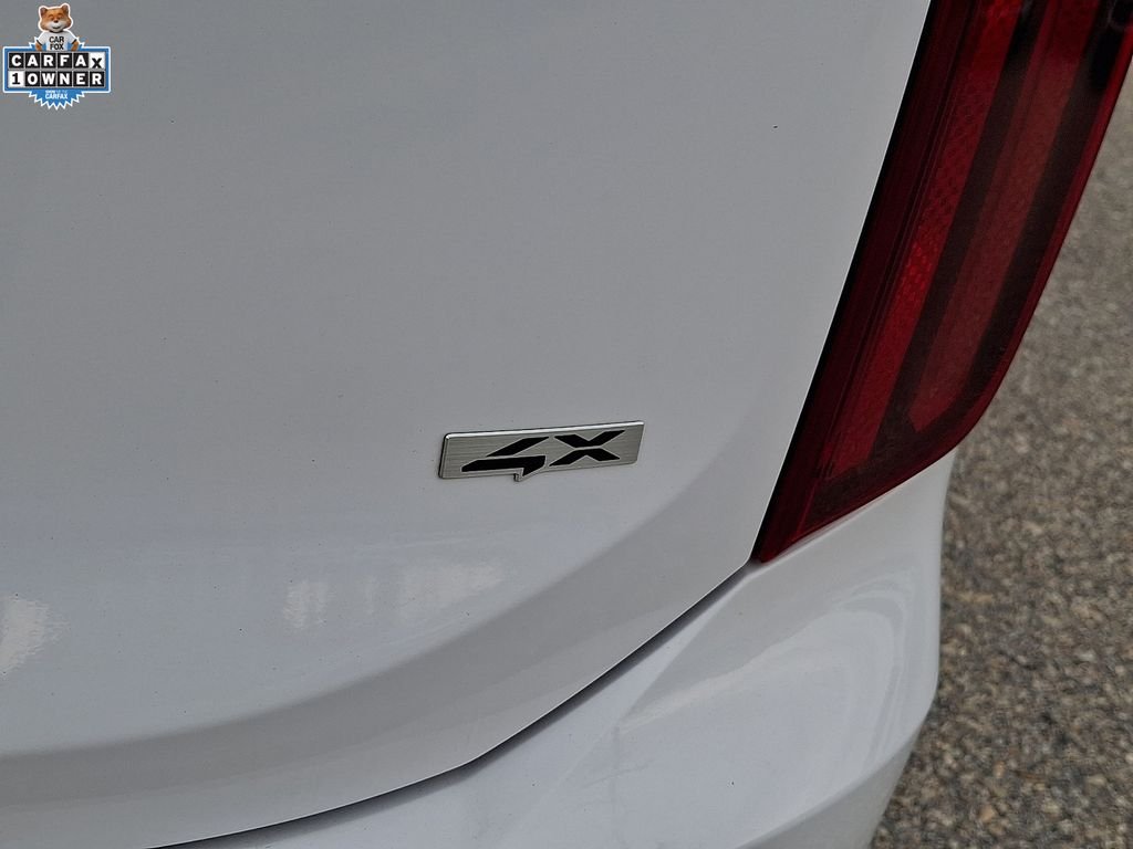 Used 2023 White Kia S image 30