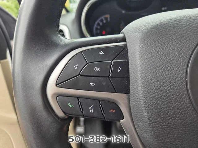 Used 2022 White Jeep Laredo E image 24
