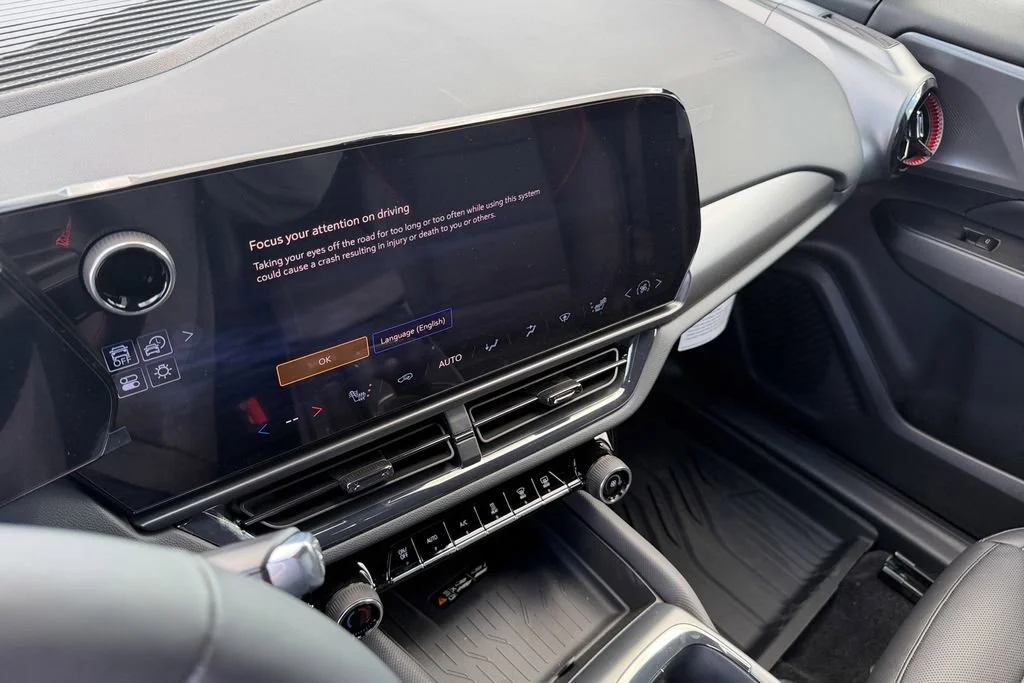 2025 Chevrolet Equinox EV RS - Photo 18