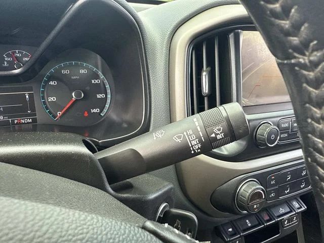 Used 2016 Black Chevrolet Z71 image 39