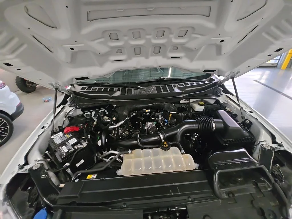 Used 2022 White Ford XL image 24