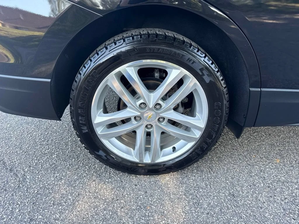 Used 2018 MOSAIC BLACK METALLIC Chevrolet Premier image 35