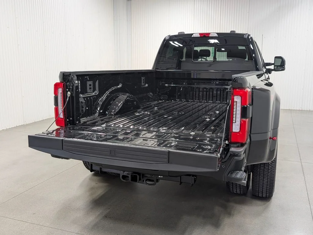 New 2026 Agate Black Metallic Ford F-350® Platinum® image 24
