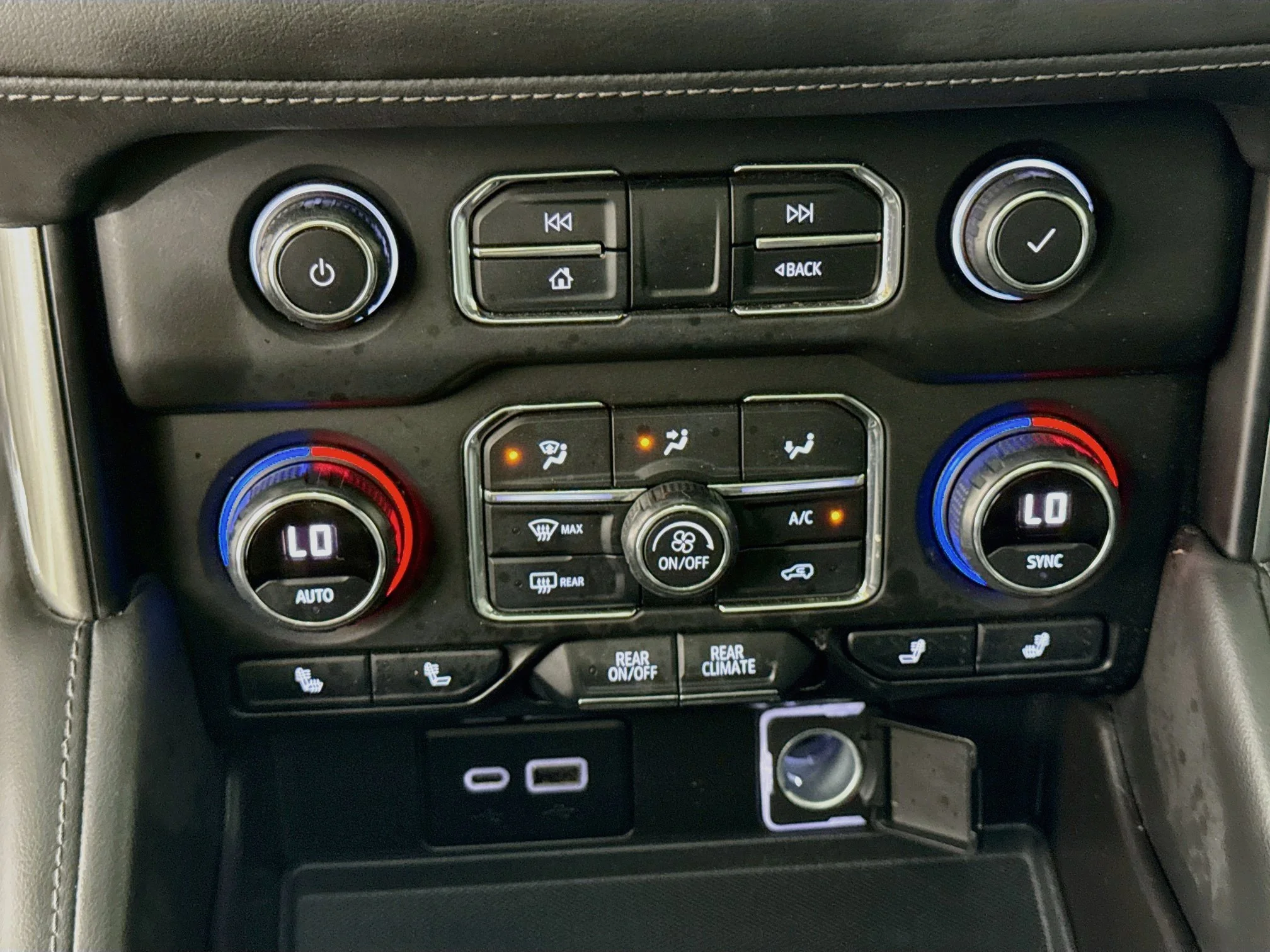 Used 2021 SUMMIT WHITE Chevrolet Z71 image 17