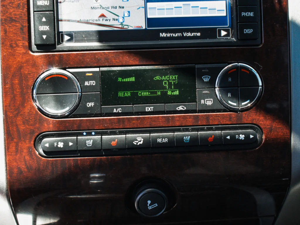 Used 2013 White Platinum Metallic Tri-Coat Ford King Ranch image 18