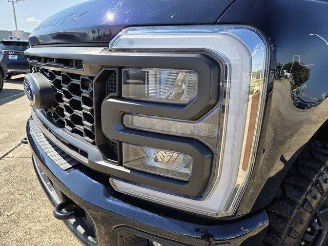 Used 2024 Antimatter Blue Metallic Ford LARIAT image 10