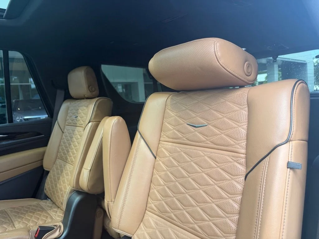 Used 2021 Crystal White Cadillac Sport image 15