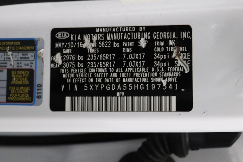 Used 2017 White Kia LX image 27