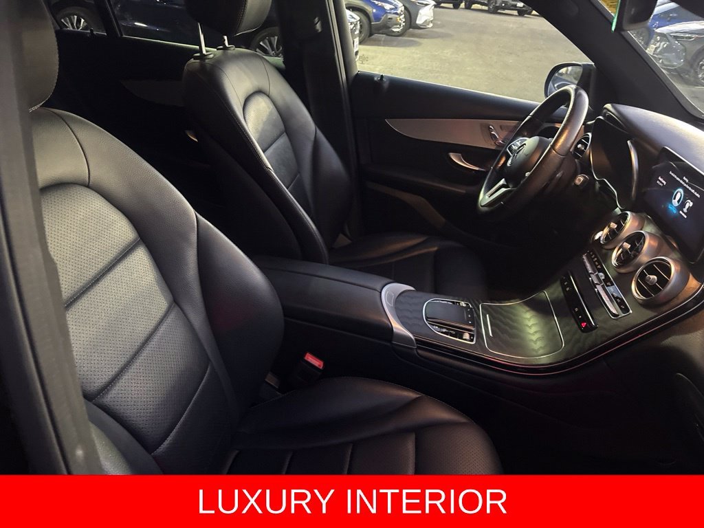 Used 2022 Black Mercedes-Benz GLC 300 image 25
