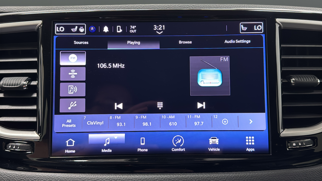 Used 2023 Bright White Clearcoat Chrysler Touring L image 13
