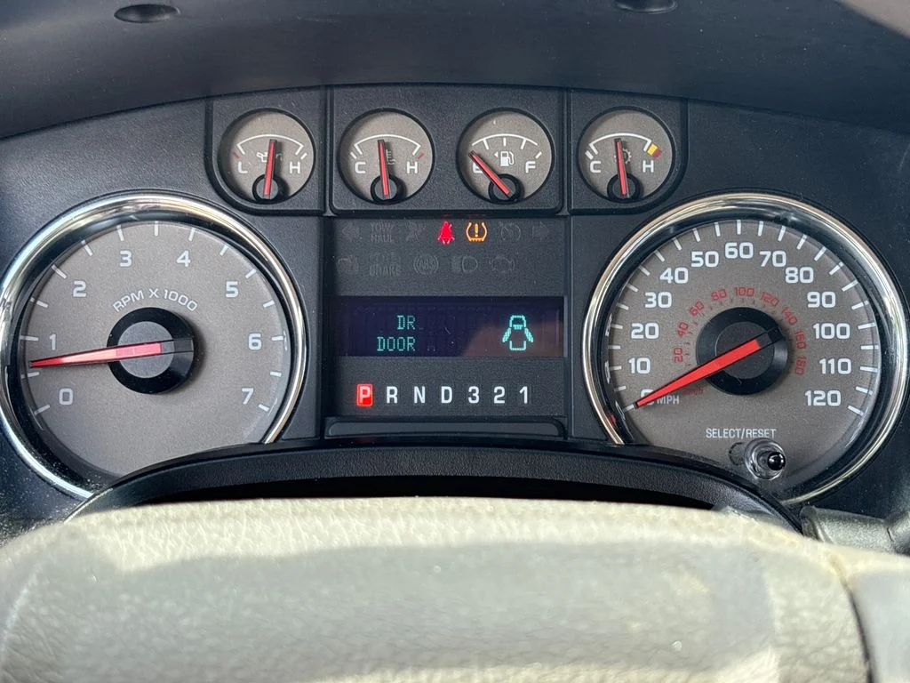 Used 2010 Red Ford XLT image 22