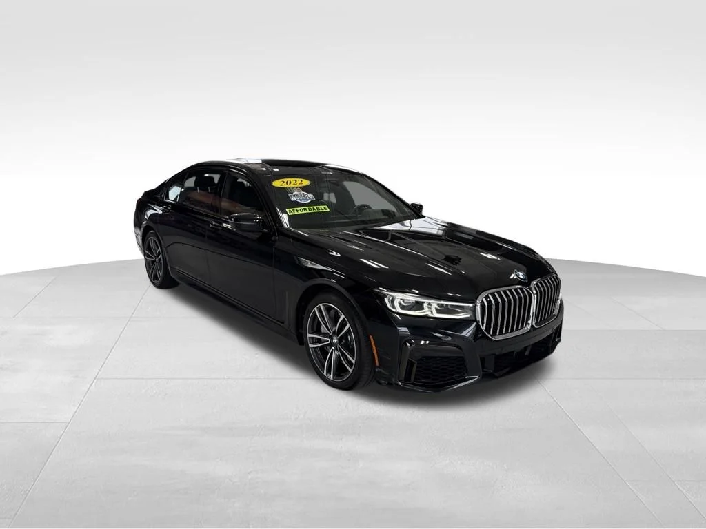 Used 2022 Black BMW 750i xDrive image 8