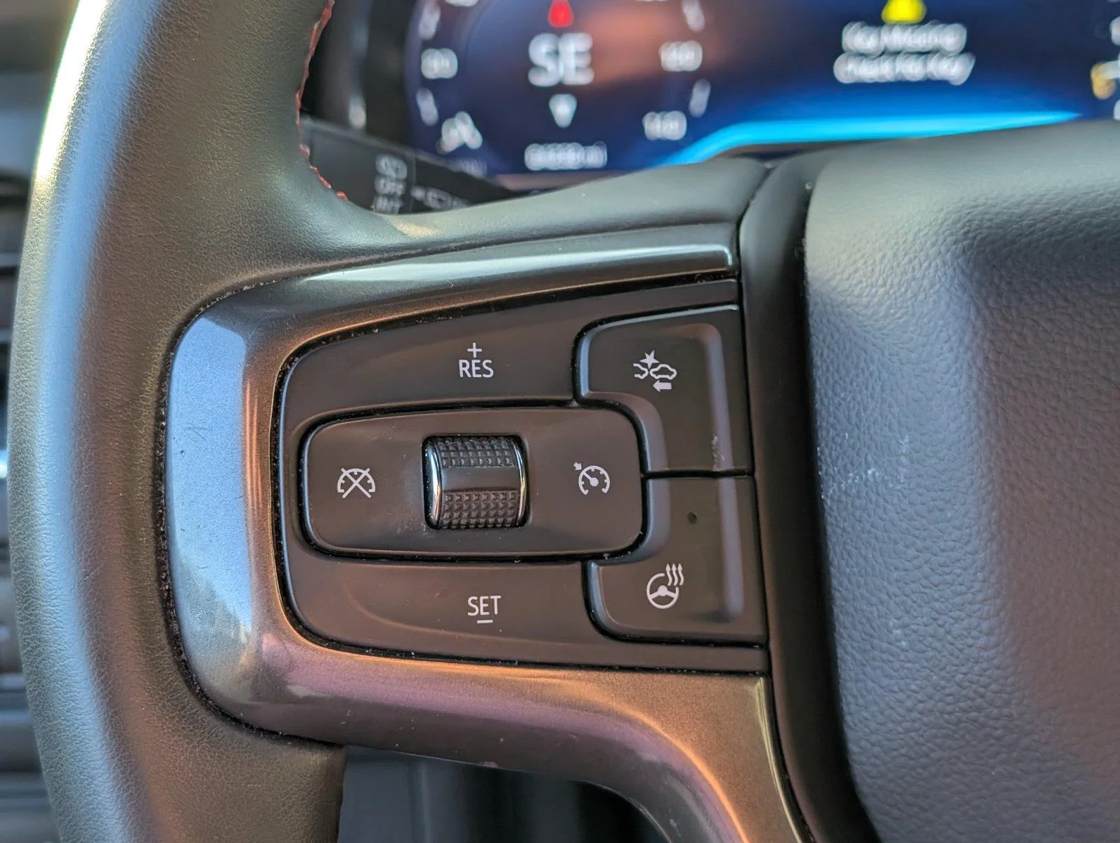 Used 2023 BLACK Chevrolet RST image 29