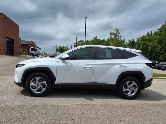 Used 2022 Gray Hyundai SE image 4