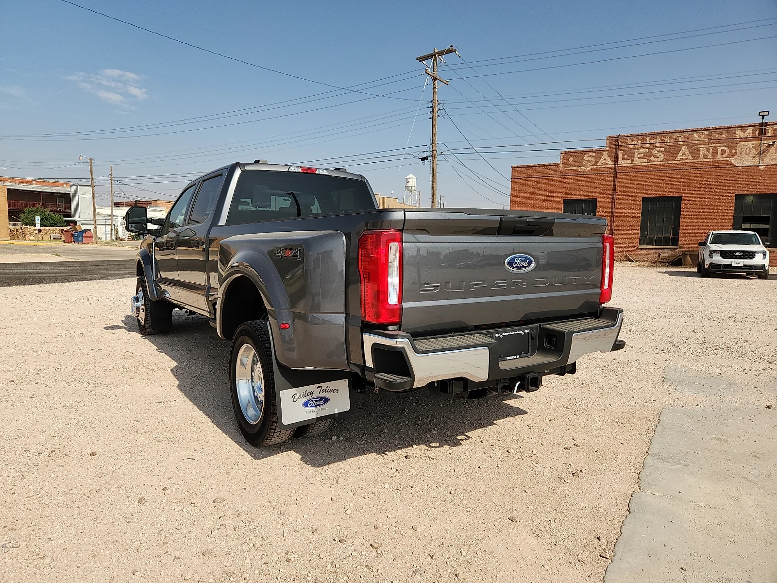 New 2026 Carbonized Gray Metallic Ford XLT image 5