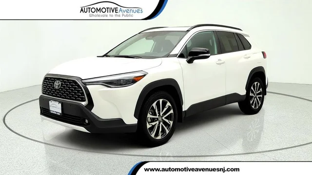 2025 Toyota Corolla Cross XLE 4WD w/ Convenience Pkg, JBL Audio & Adaptive Headlights