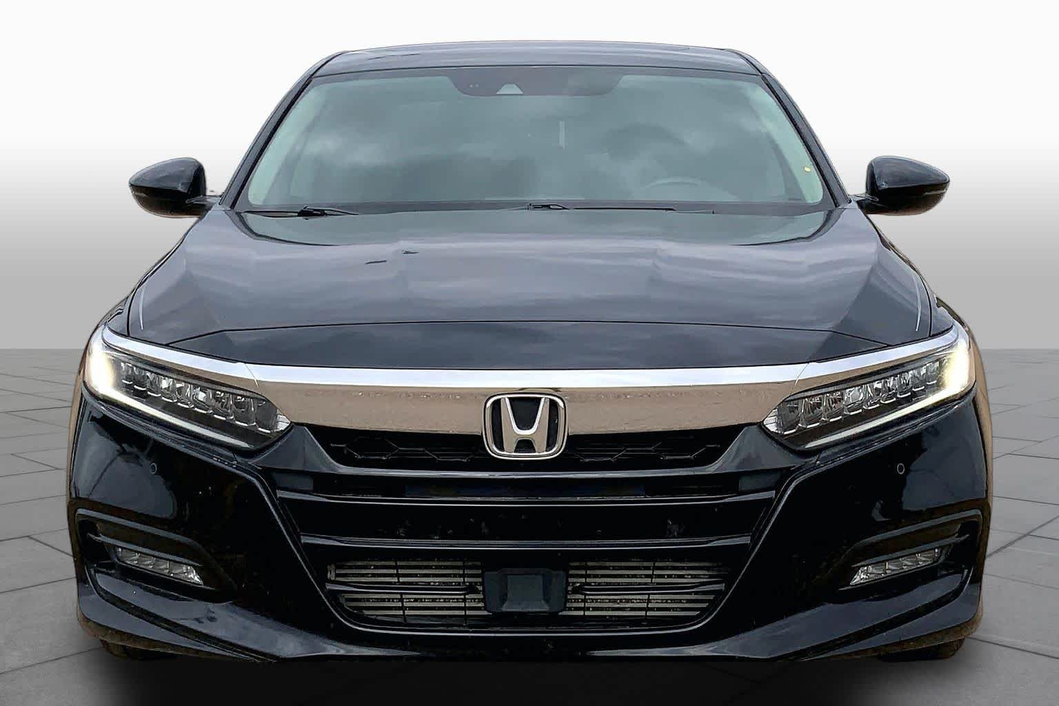 Used 2018 Crystal Black Pearl Honda Touring 2.0T image 3