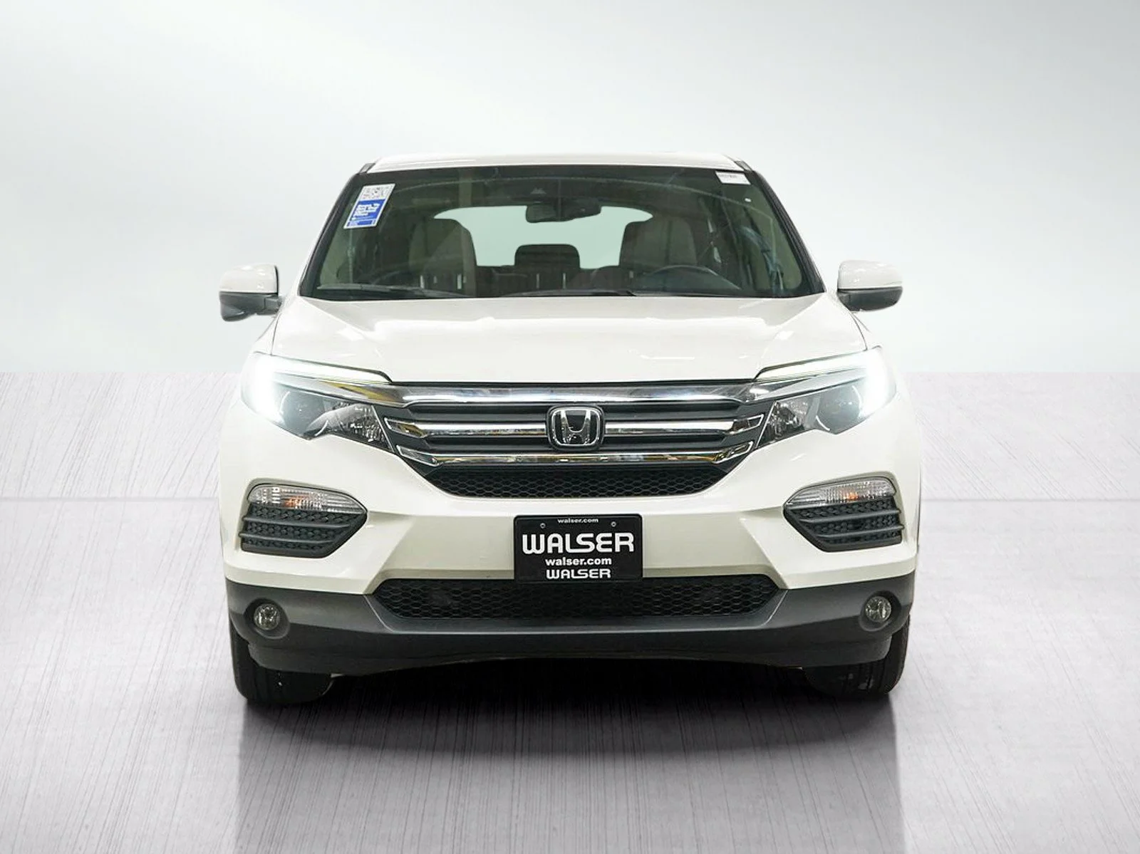 Used 2018 White Diamond Pearl Honda exl image 8