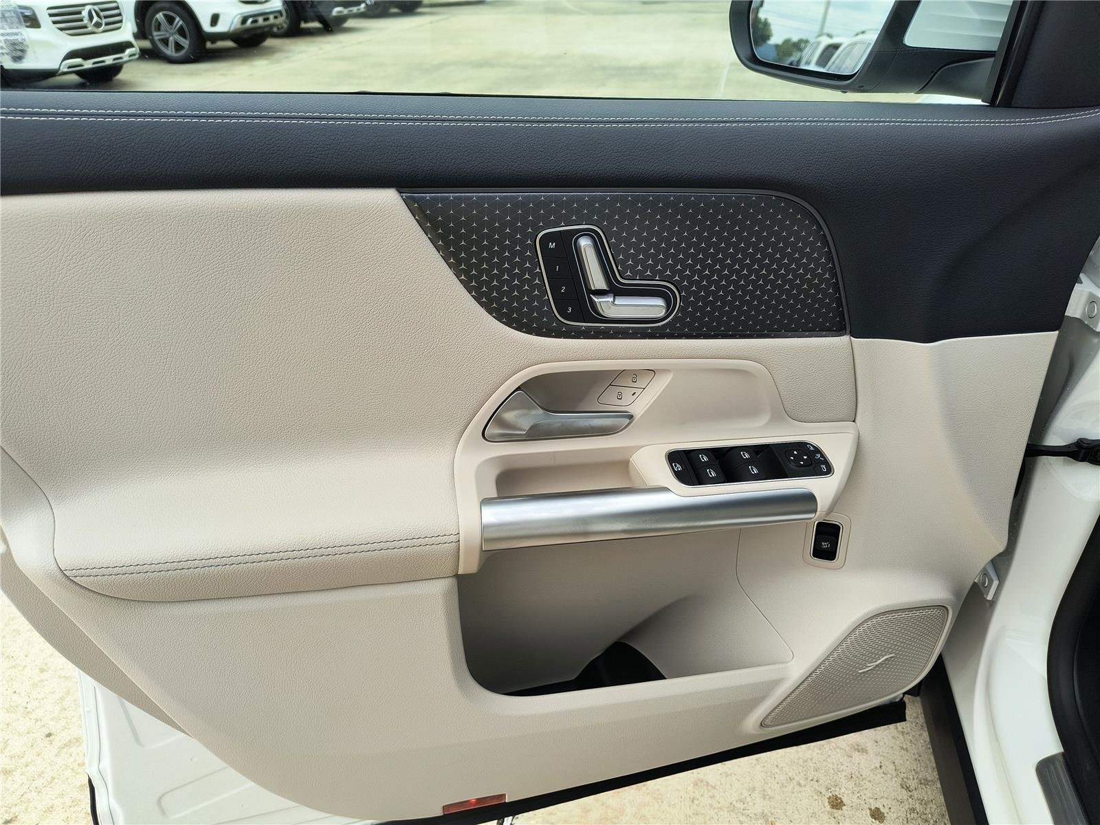 Used 2025 WHITE Mercedes-Benz GLA 250 image 15