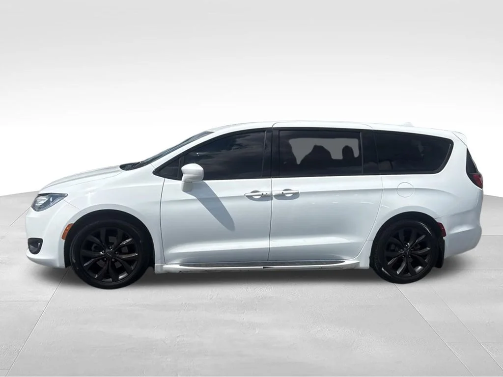 Used 2020 White Chrysler Touring image 29