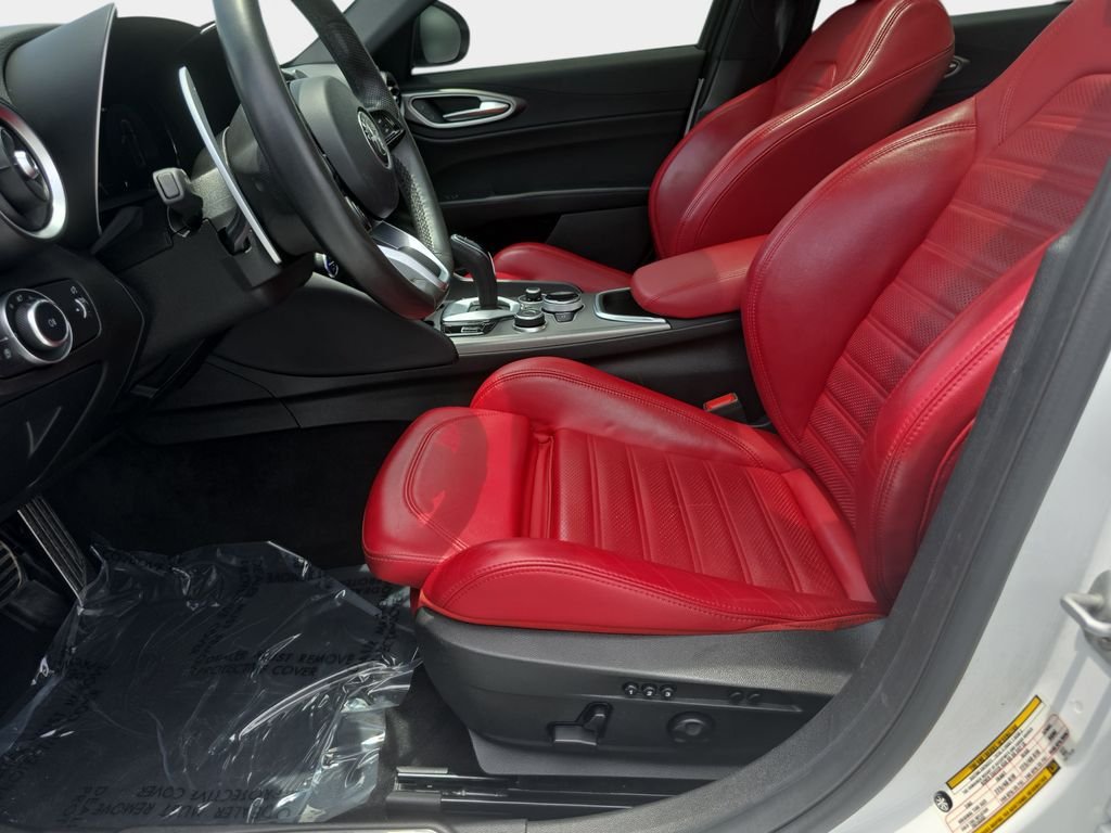 Used 2024 White Alfa Romeo Veloce image 26