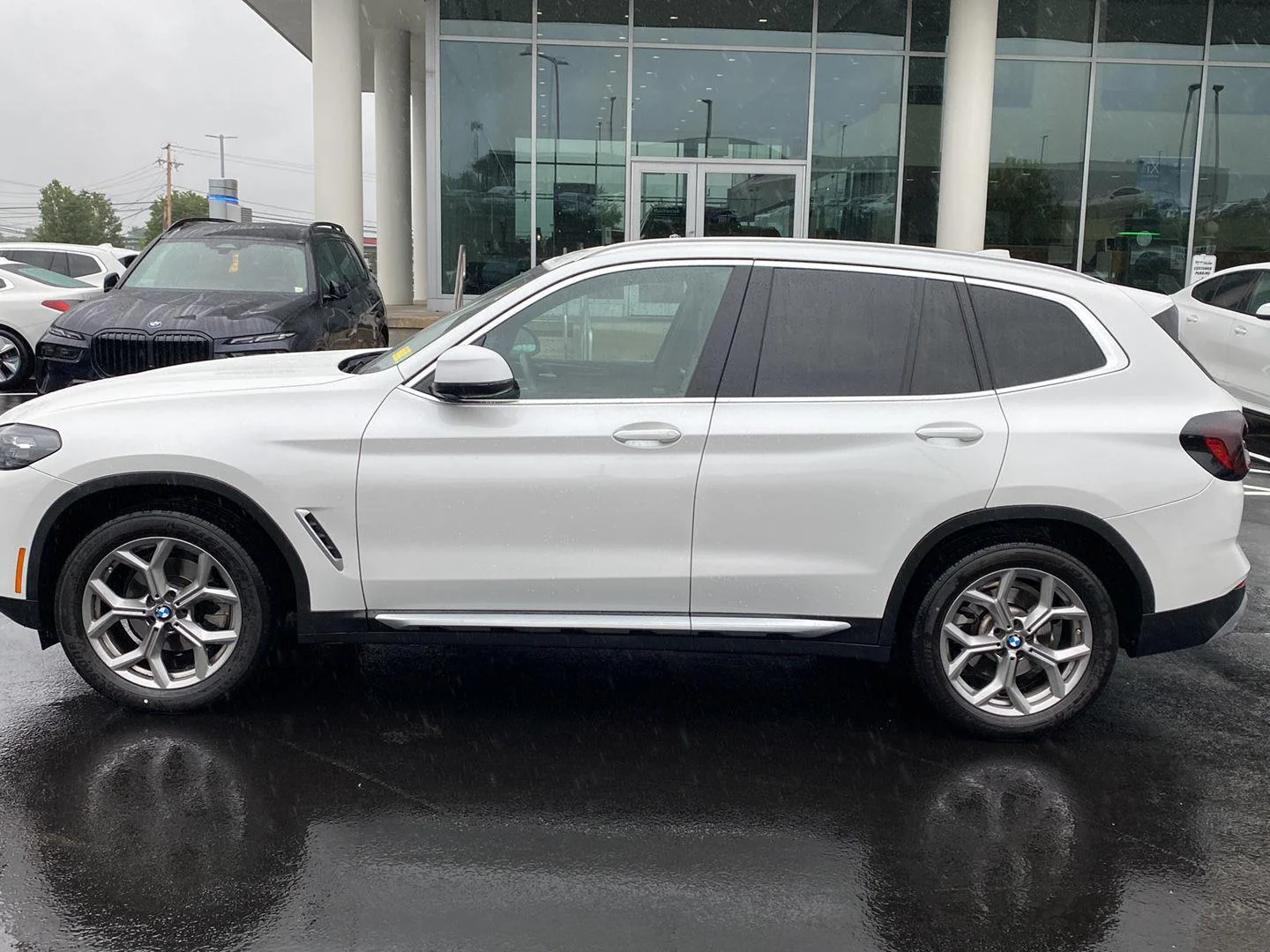 Used 2022 Mineral White Metallic BMW xDrive30i image 4