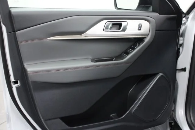 New 2026 Space White Metallic Ford Active image 35