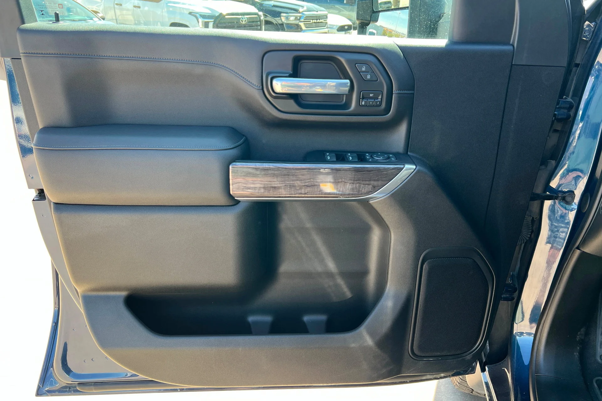 2022 Chevrolet Silverado 3500HD LTZ - Photo 14