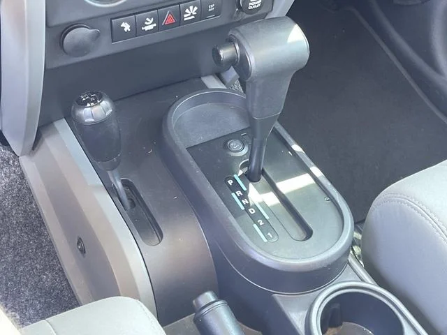 Used 2008 Silver Jeep X image 26