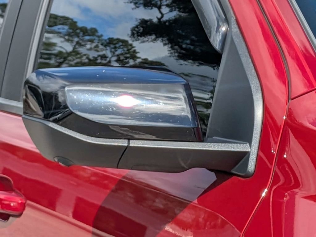 Used 2024 Red Chevrolet Z71 image 9