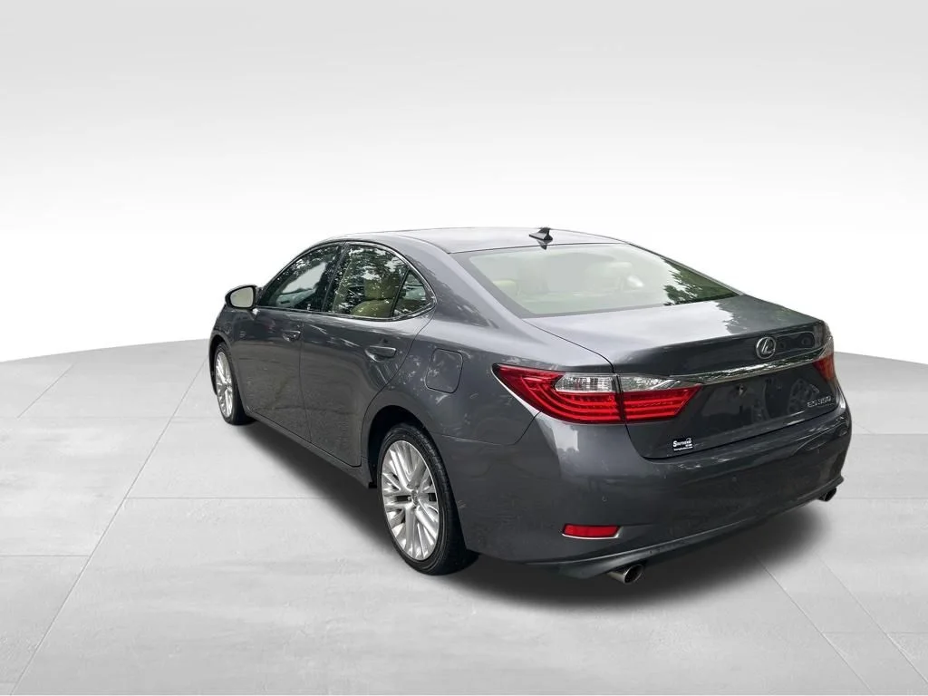 Used 2013 Gray Lexus 350 image 2
