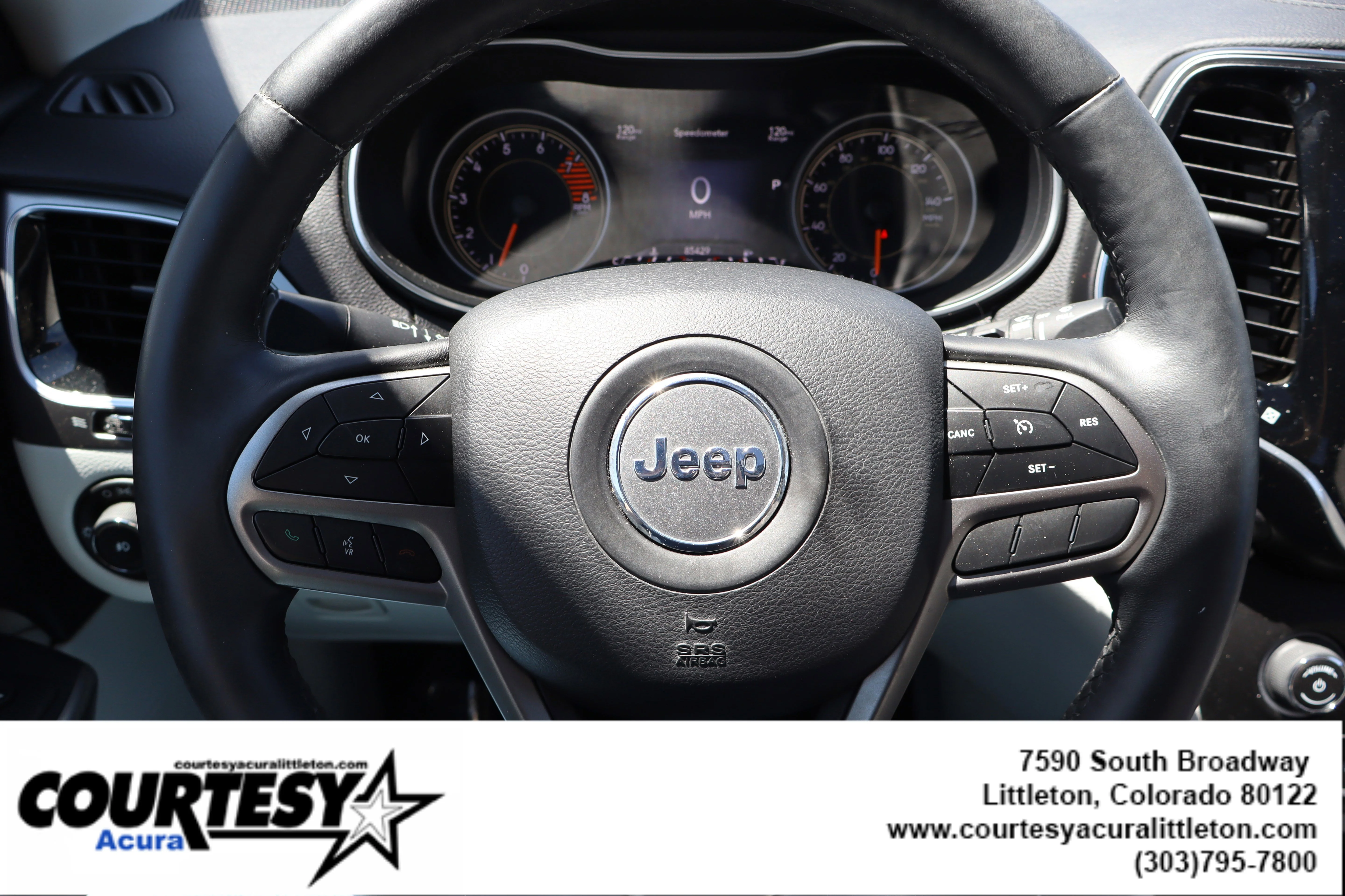 Used 2019 Olive Green Pearlcoat Jeep Limited image 10