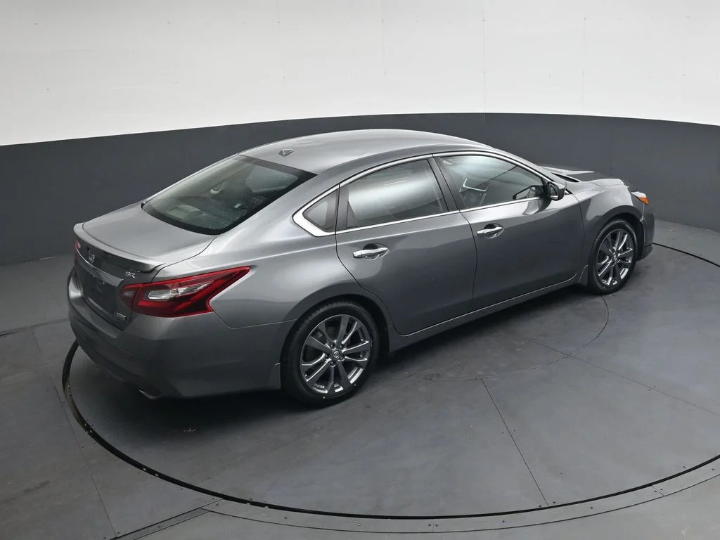 Used 2018 Gray Nissan 2.5 SR image 26