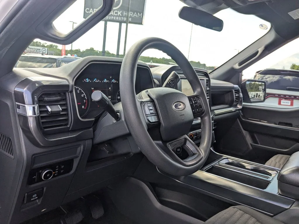 Used 2023  Ford XL 2WD SuperCrew 5.5