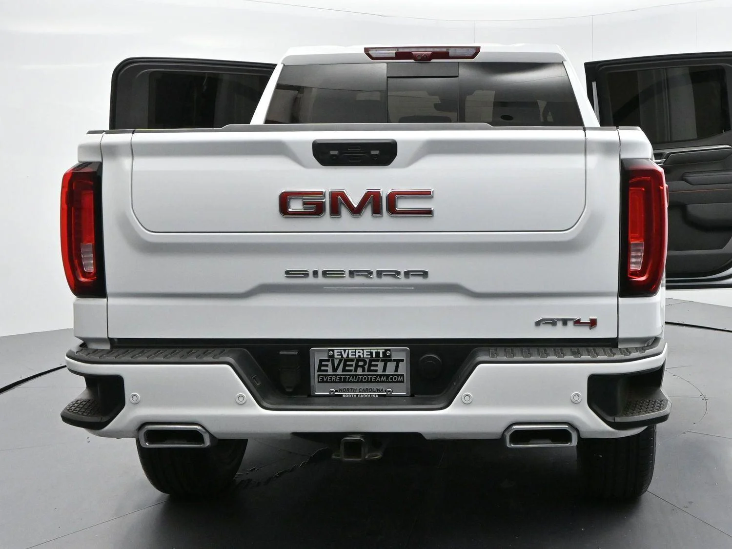 Used 2025 Summit White GMC AT4 image 44
