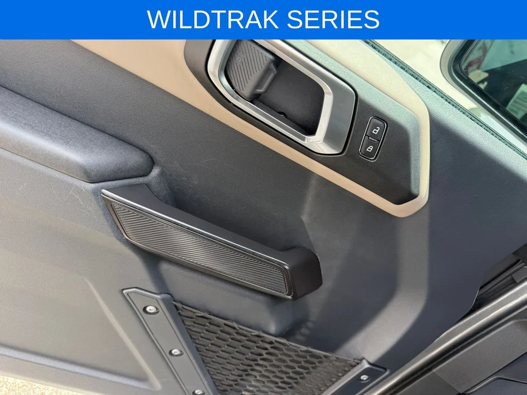 Used 2024 Gray Ford Wildtrak image 6