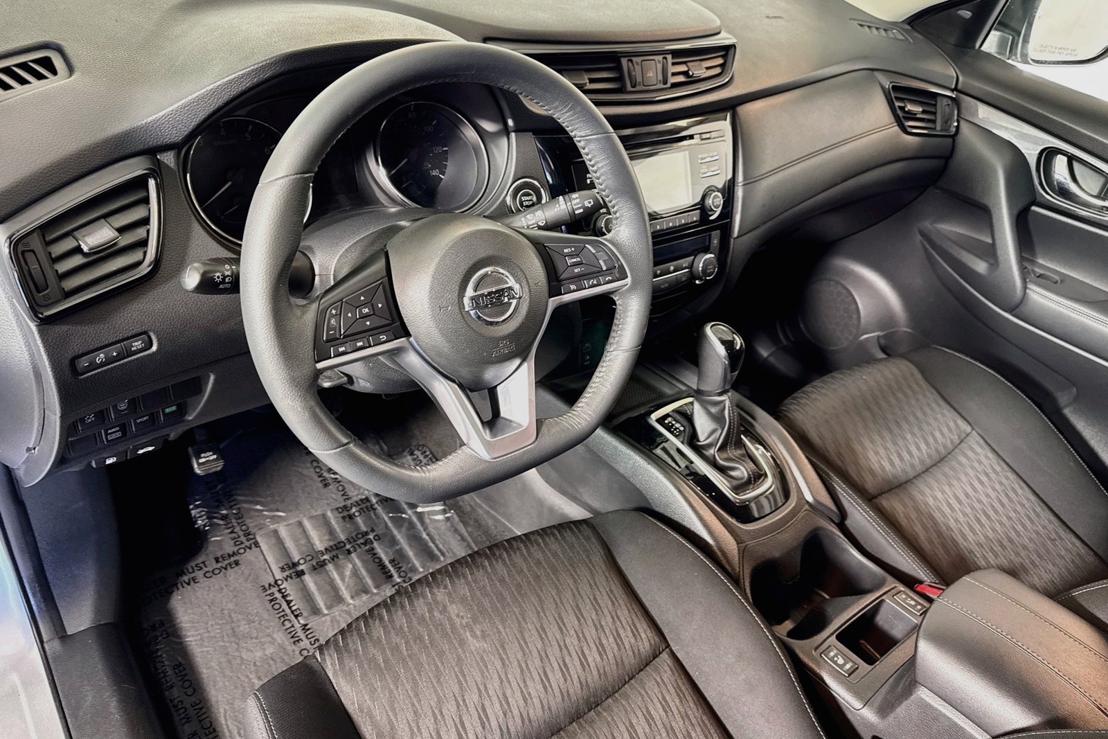 Used 2017 Brilliant Silver Nissan SV image 9
