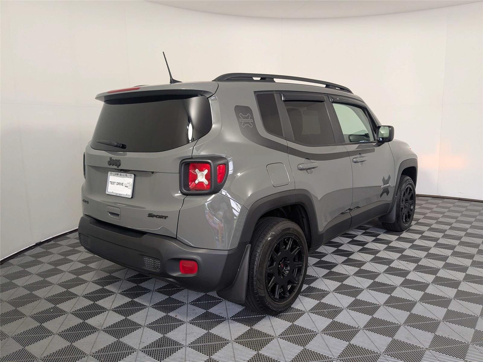 Used 2022 Sting-Gray Clearcoat Jeep Sport image 5