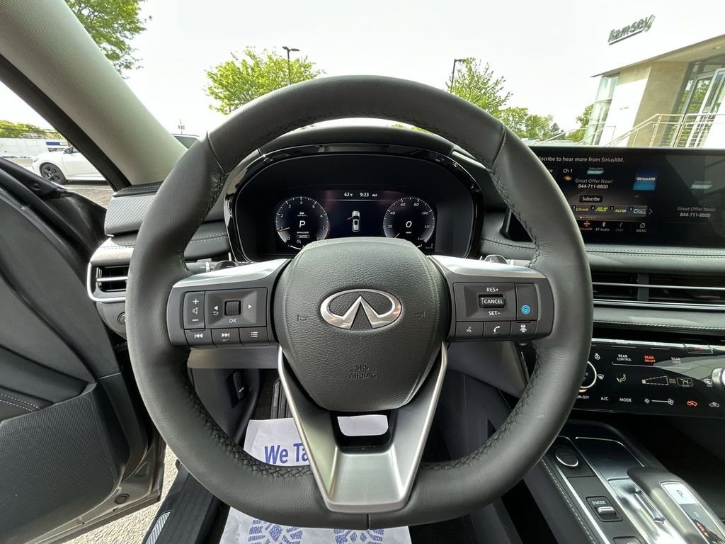 Certified Used 2023 Gray INFINITI LUXE image 18