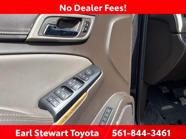 Used 2017 Silver GMC Denali image 29