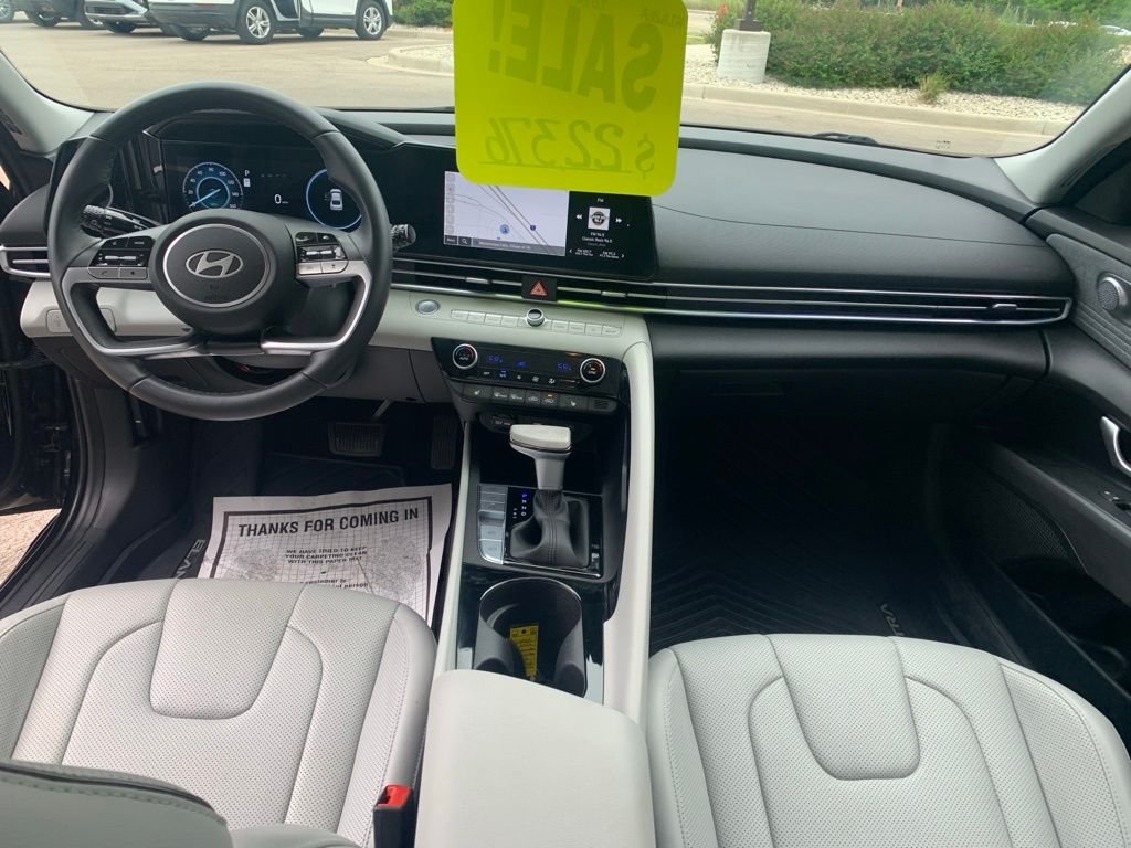 2024 Hyundai Elantra Limited - Photo 9
