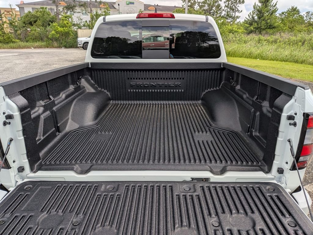 New 2026 Glacier White Nissan Crew Cab SV image 35