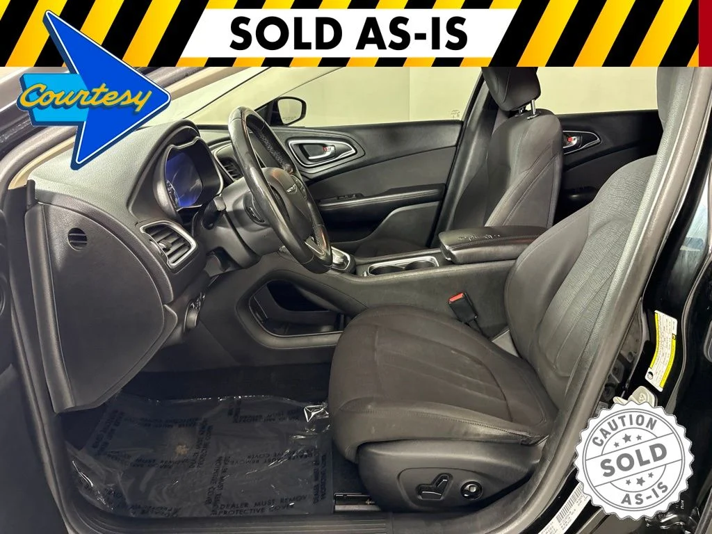Used 2015 Black Clearcoat Chrysler Limited image 24