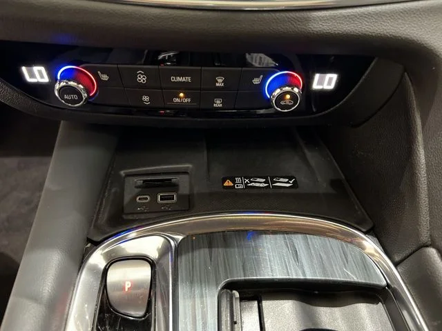 Used 2023 Summit White Buick Essence image 16